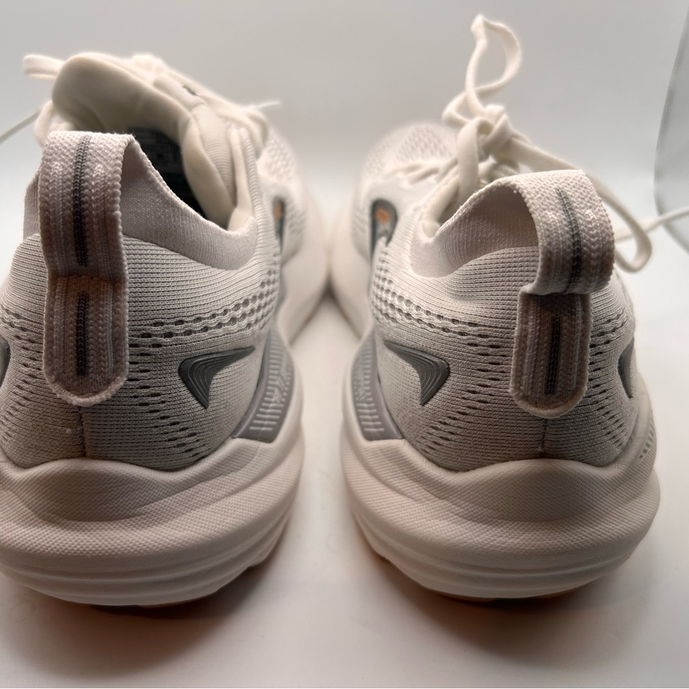 Brooks White and Gray Running Shoes - Picture 4 of 7